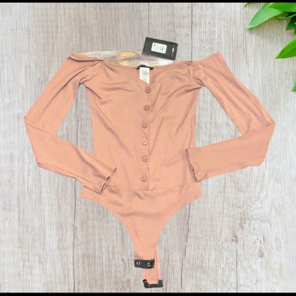 NWT Fashion Nova bodysuit- size Medium